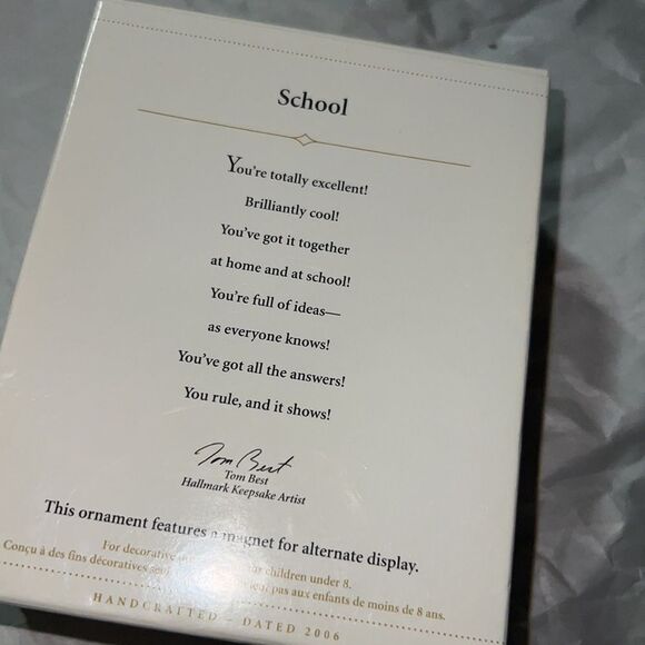 School`2006`Excellent,With Magnet For Alternate Display,Hallmark Ornament,New - Picture 3 of 3